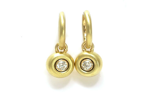 Ear Hoops with diamonds in 18k gold